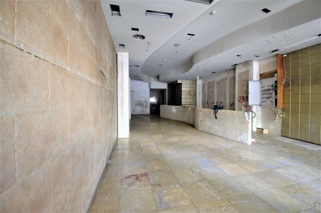 Erhverv til leje i Granada by - € 700 (Ref: 6980464)