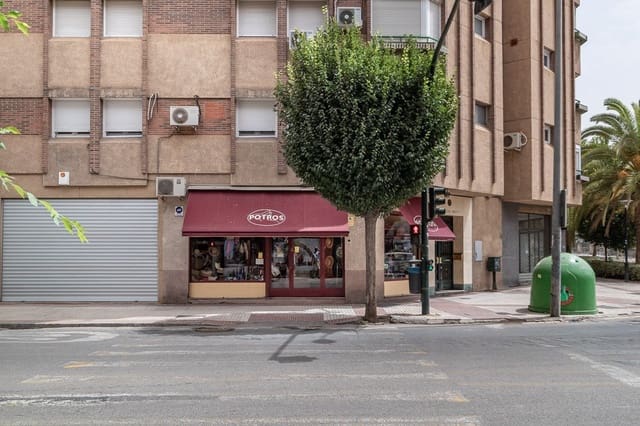 Erhverv til salg i Genil, Granada by - € 99.000 (Ref: 7024657)