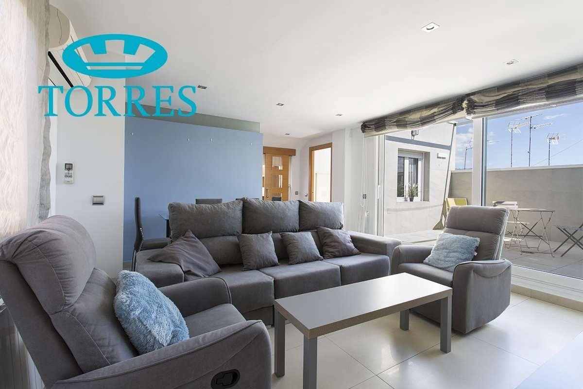 3 bedroom Penthouse for rent in Granada city - € 1,300 (Ref: 7213491)