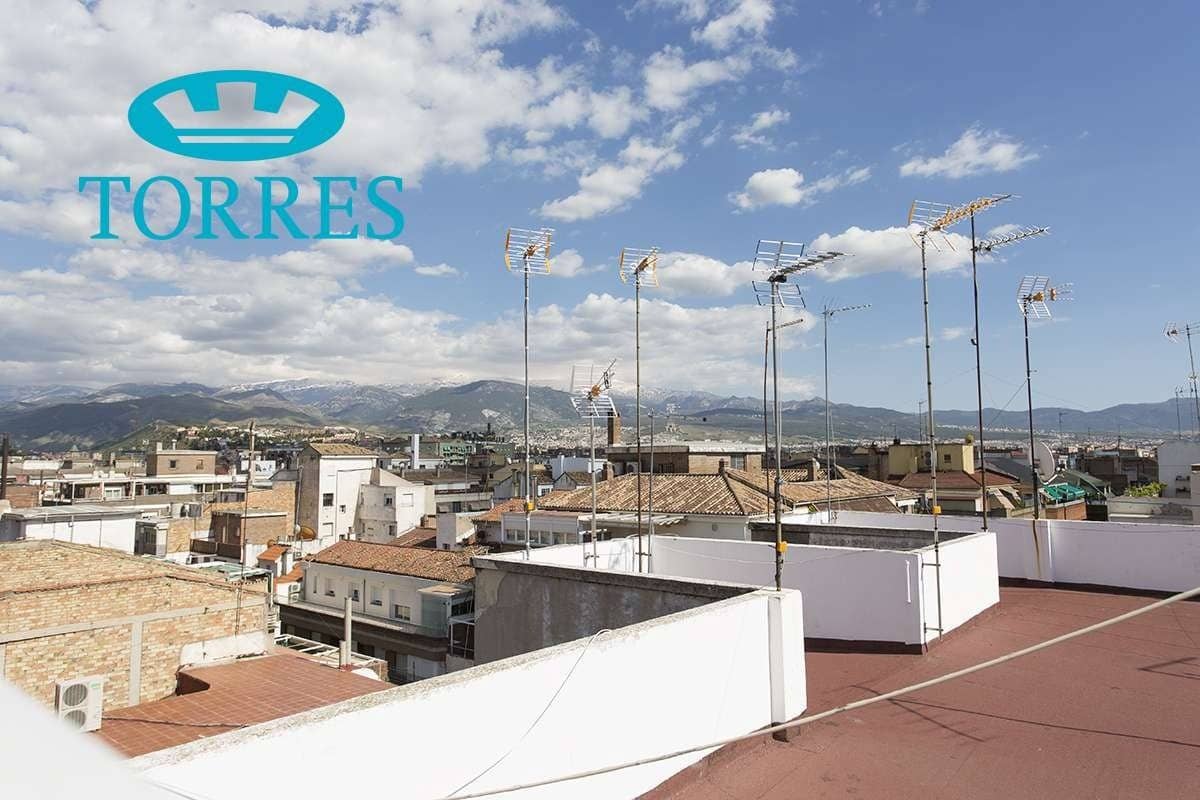 3 bedroom Penthouse for rent in Granada city - € 1,300 (Ref: 7213491)