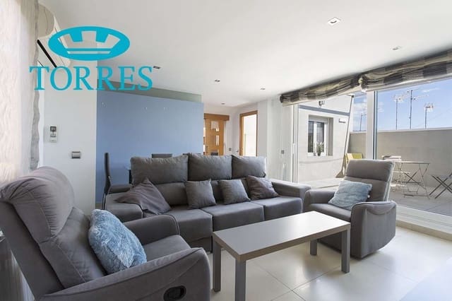 3 bedroom Penthouse for rent in Centro, Granada city - € 1,300 (Ref: 7213491)