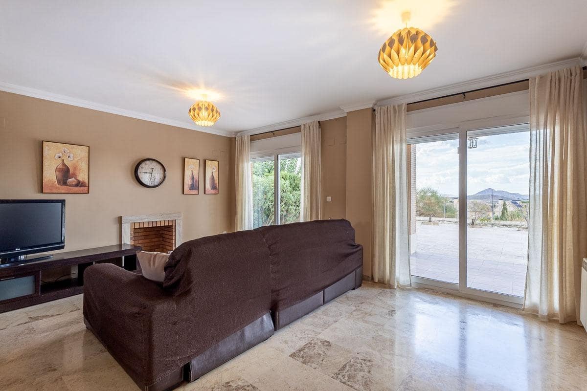 4 soveværelse Villa til leje i Otura med garage - € 1.400 (Ref: 7218889)