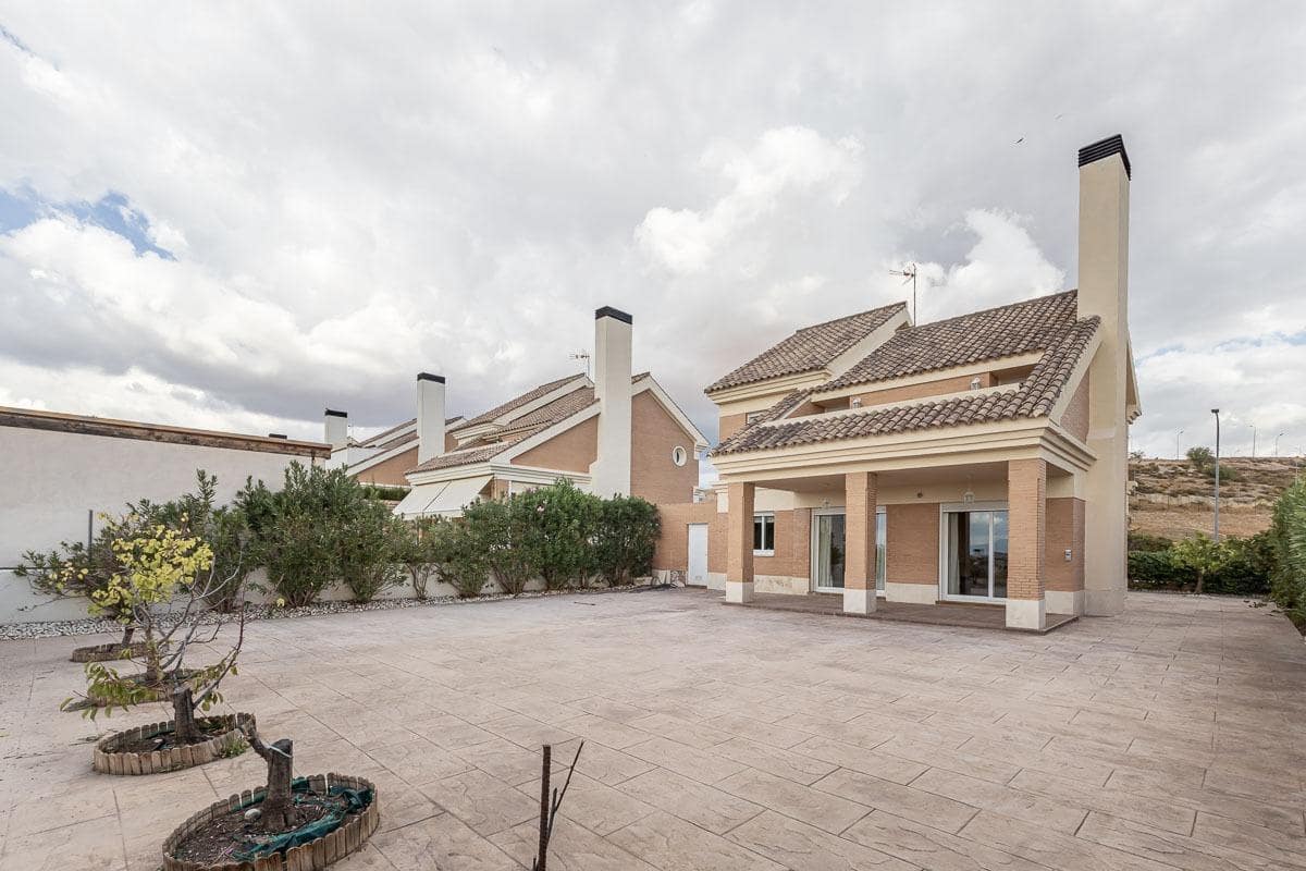 4 soveværelse Villa til leje i Otura med garage - € 1.400 (Ref: 7218889)