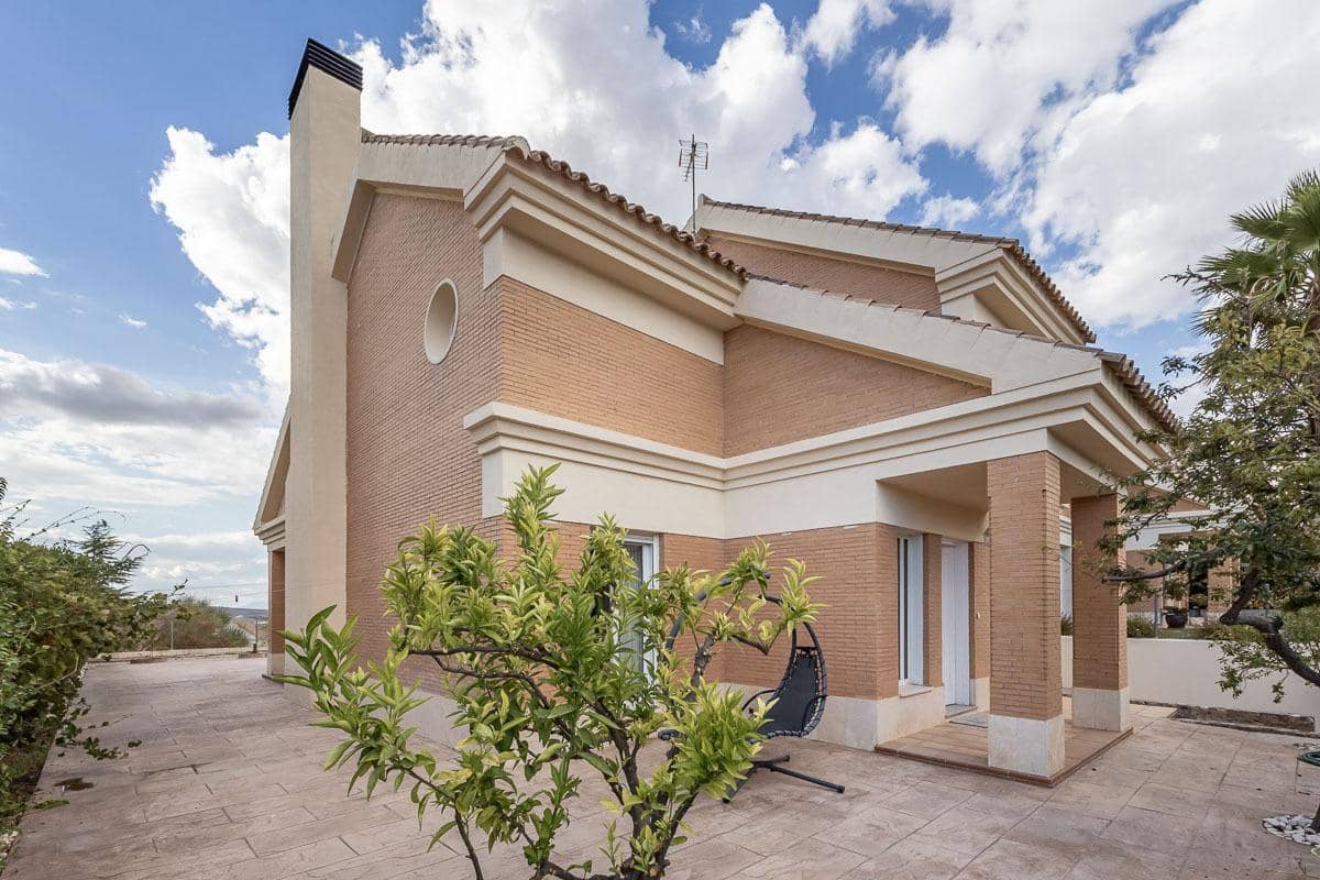 4 soveværelse Villa til leje i Otura med garage - € 1.400 (Ref: 7218889)