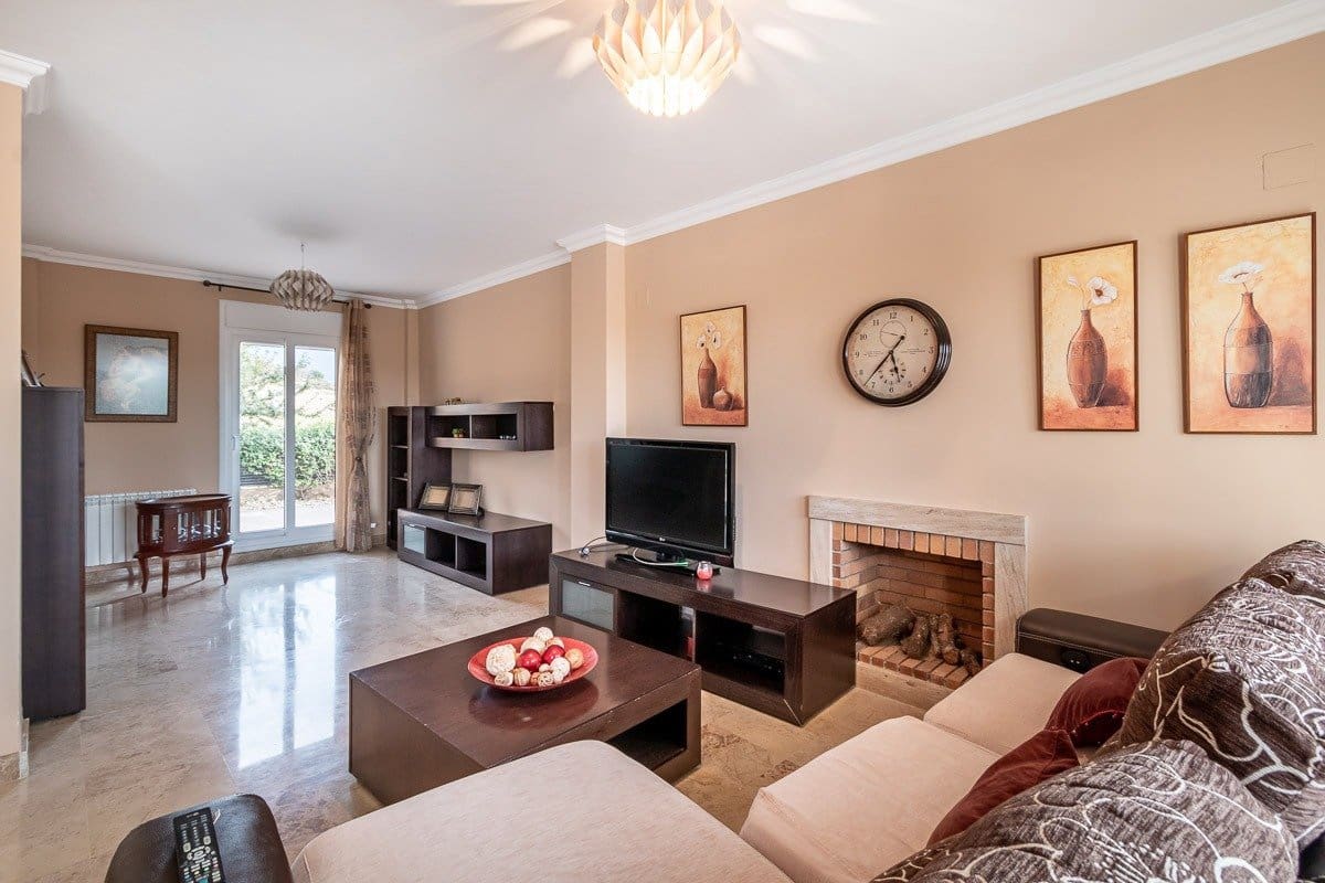 4 soveværelse Villa til leje i Otura med garage - € 1.400 (Ref: 7218889)