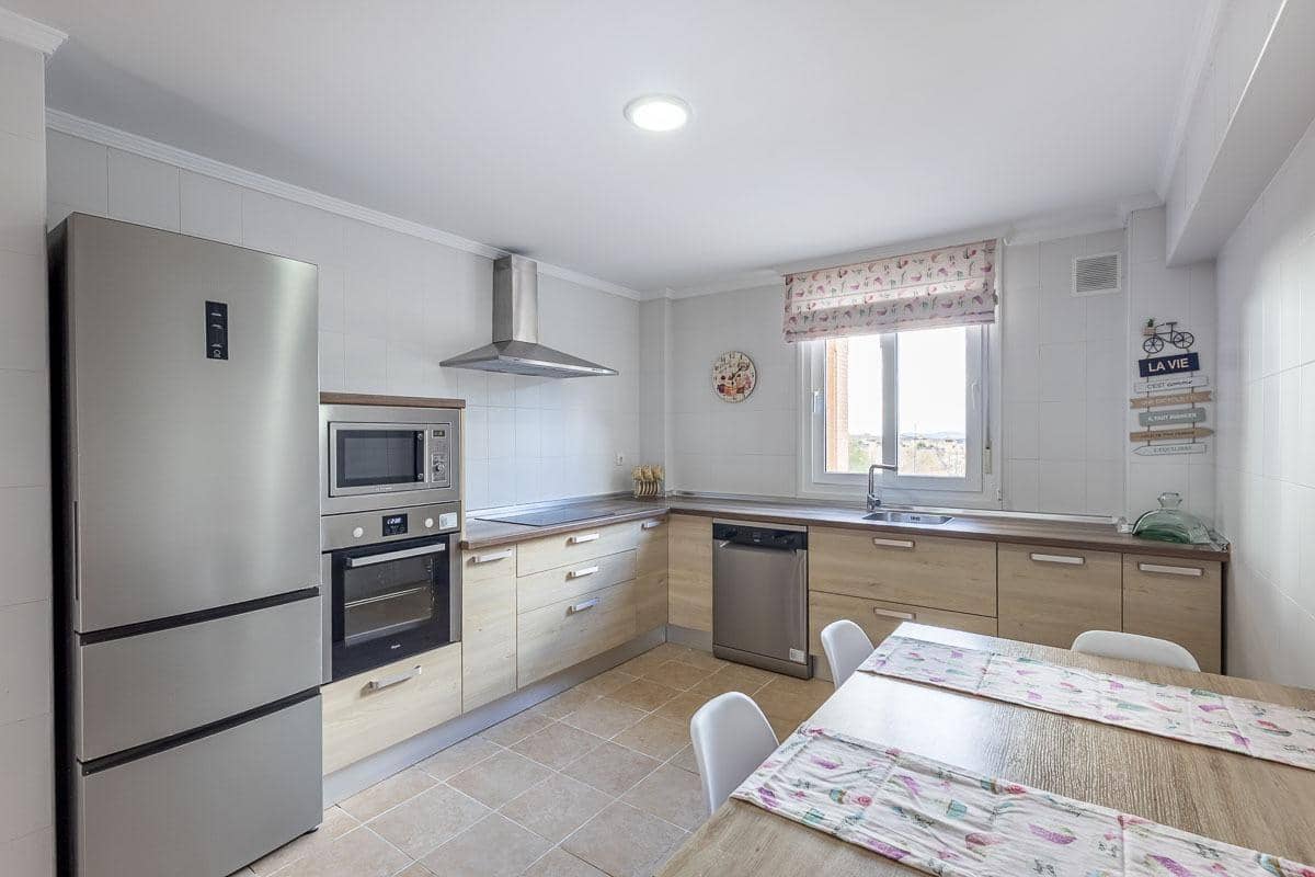 4 soveværelse Villa til leje i Otura med garage - € 1.400 (Ref: 7218889)