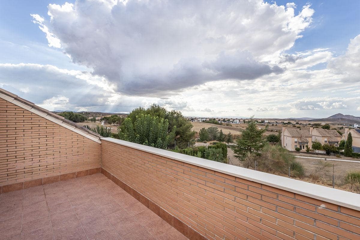 4 soveværelse Villa til leje i Otura med garage - € 1.400 (Ref: 7218889)