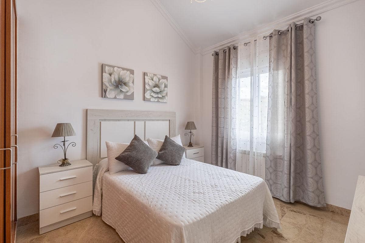 4 soveværelse Villa til leje i Otura med garage - € 1.400 (Ref: 7218889)