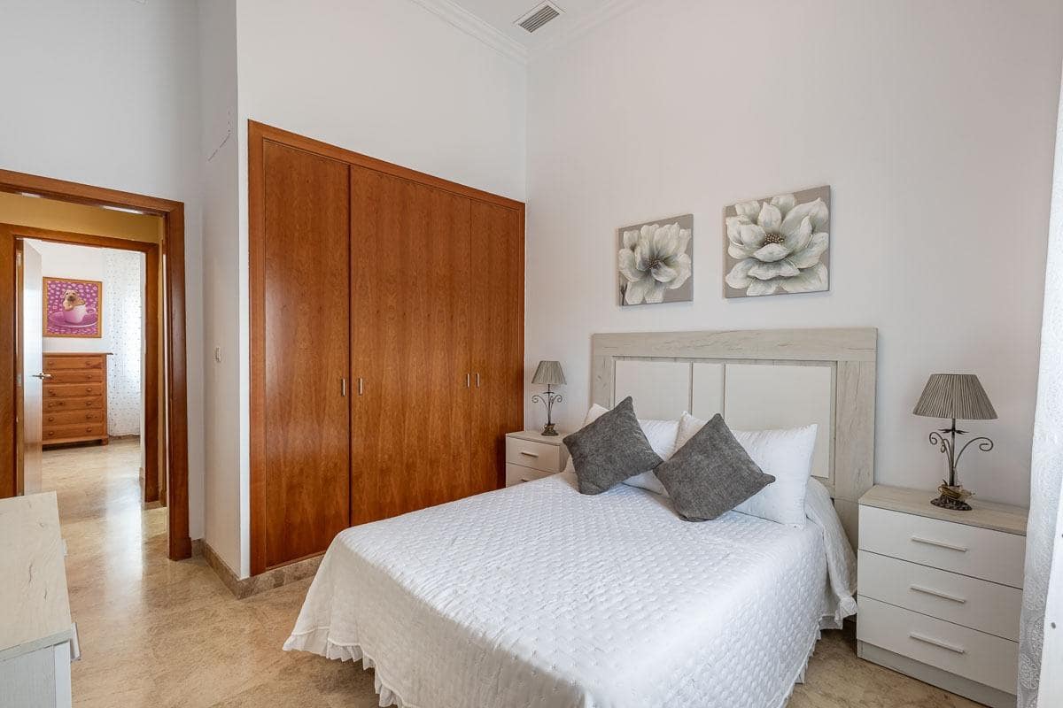 4 soveværelse Villa til leje i Otura med garage - € 1.400 (Ref: 7218889)