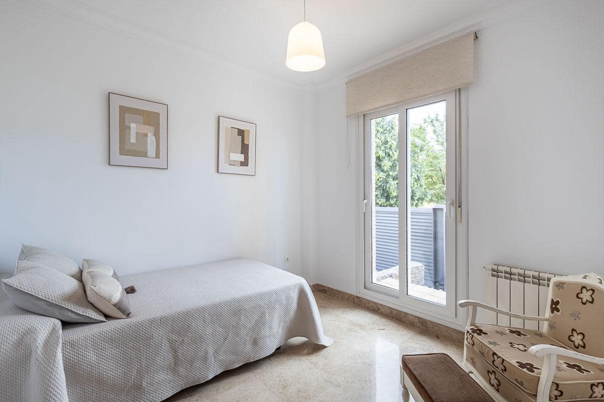 4 soveværelse Villa til leje i Otura med garage - € 1.400 (Ref: 7218889)