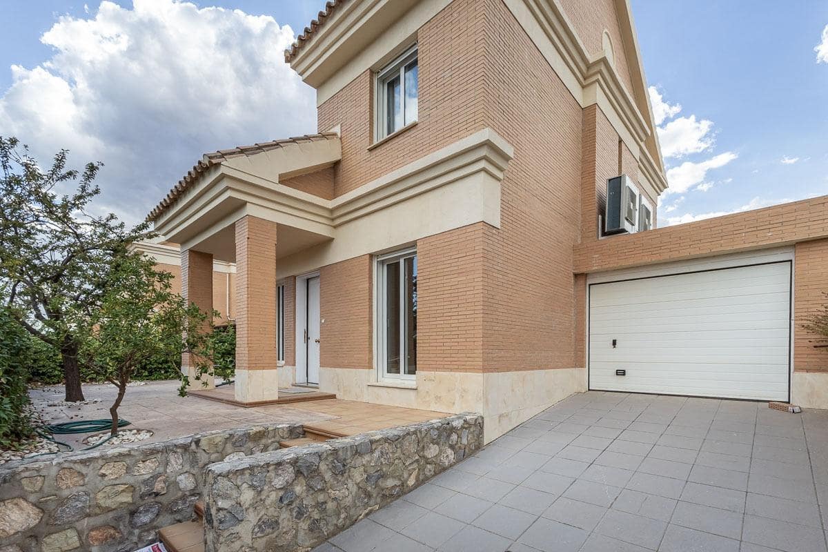 4 soveværelse Villa til leje i Otura med garage - € 1.400 (Ref: 7218889)