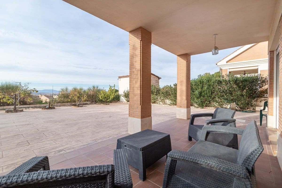 4 soveværelse Villa til leje i Otura med garage - € 1.400 (Ref: 7218889)