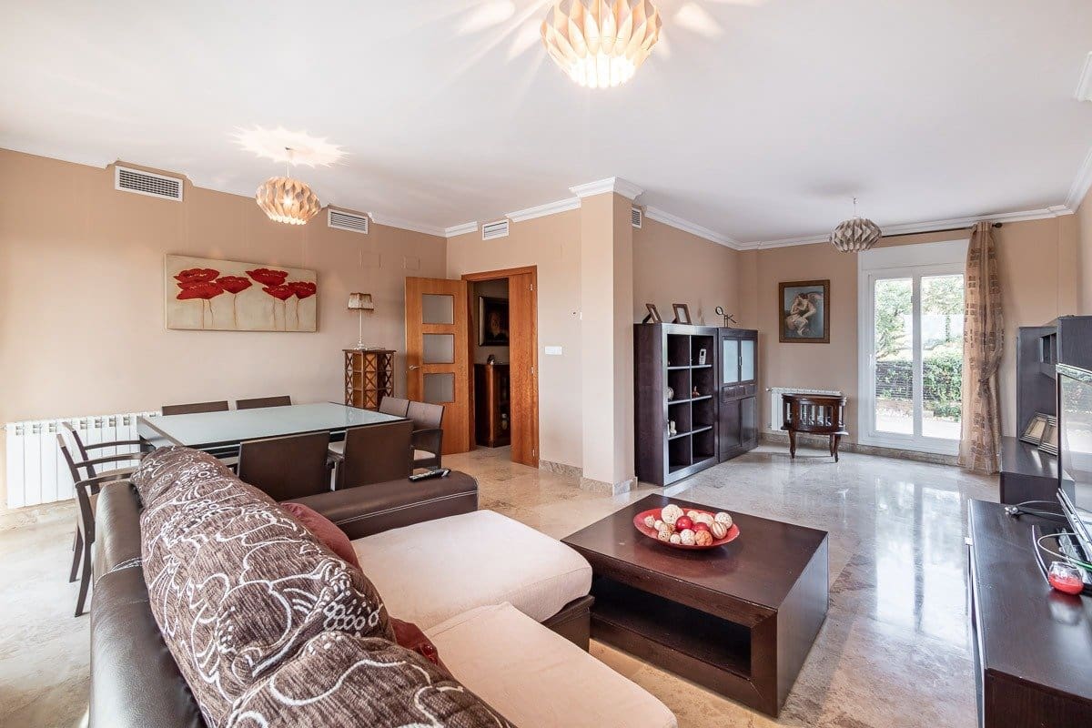 4 soveværelse Villa til leje i Otura med garage - € 1.400 (Ref: 7218889)