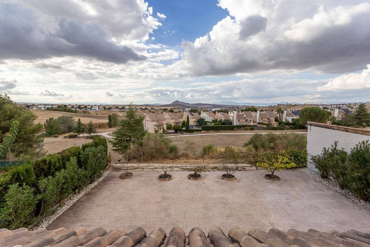 4 soveværelse Villa til leje i Otura med garage - € 1.400 (Ref: 7218889)