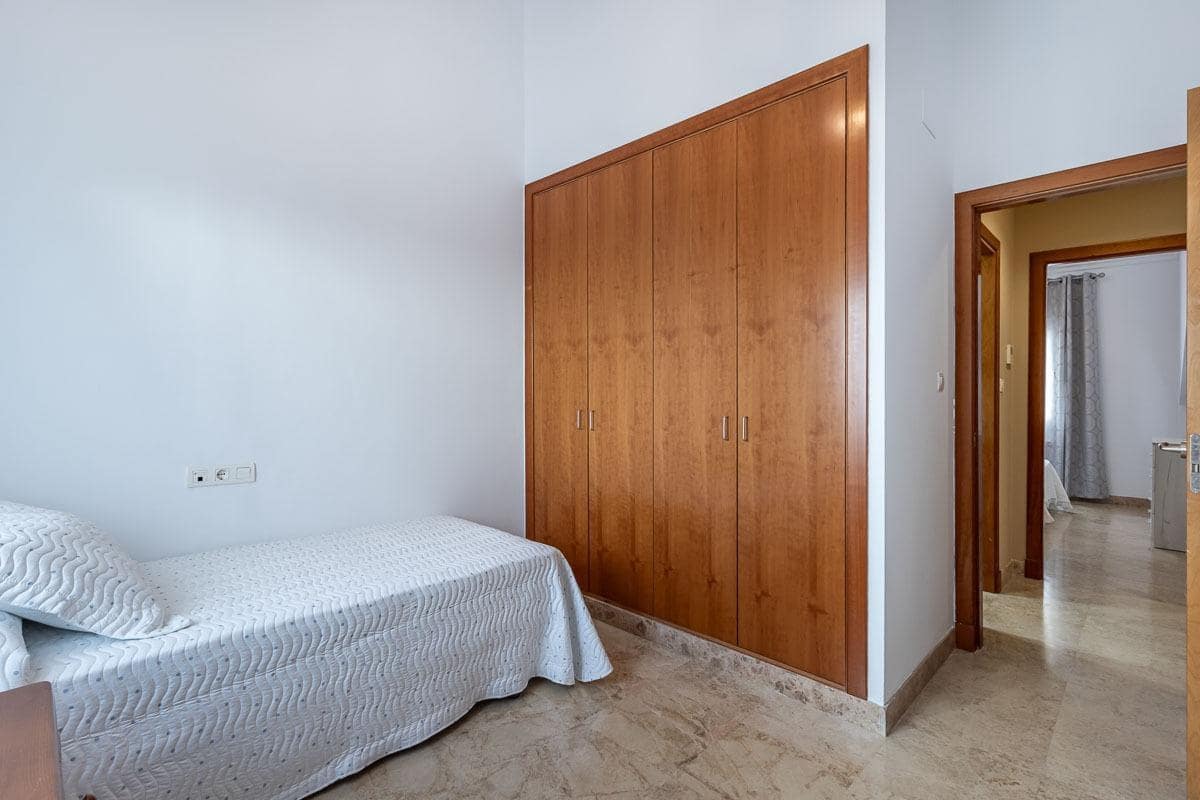 4 soveværelse Villa til leje i Otura med garage - € 1.400 (Ref: 7218889)