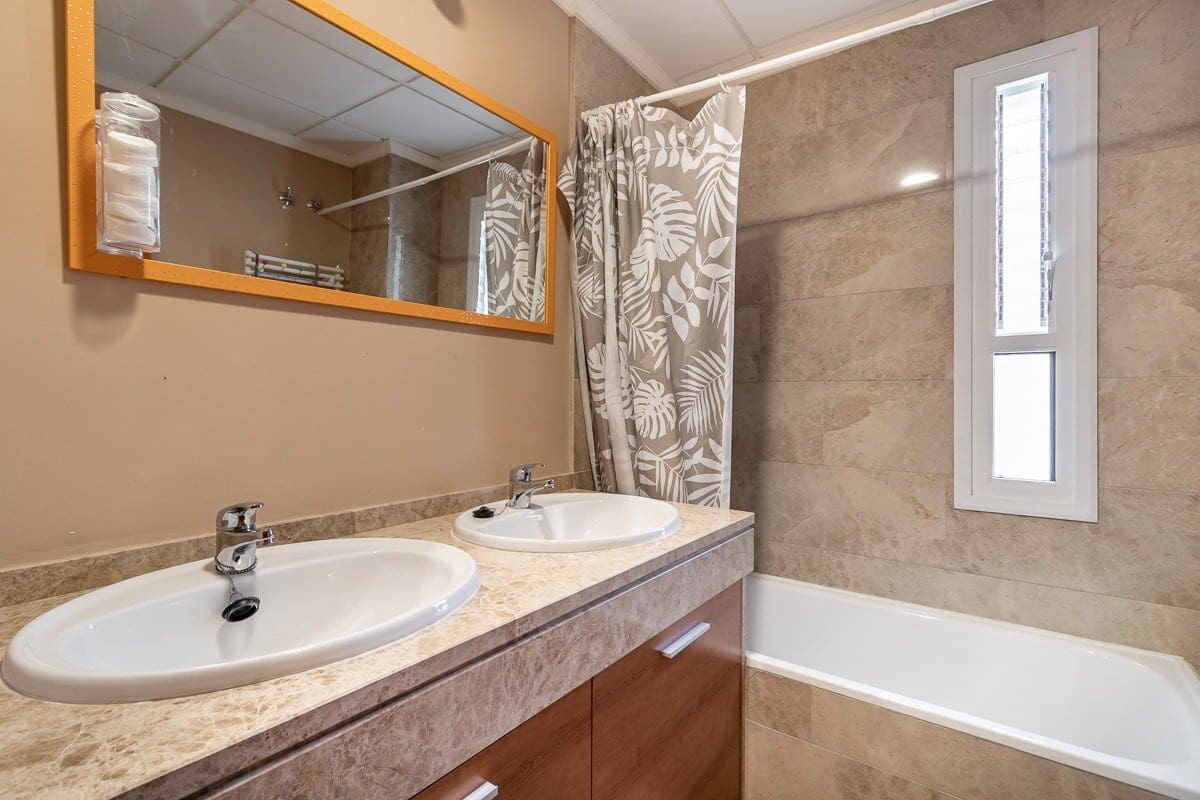 4 soveværelse Villa til leje i Otura med garage - € 1.400 (Ref: 7218889)