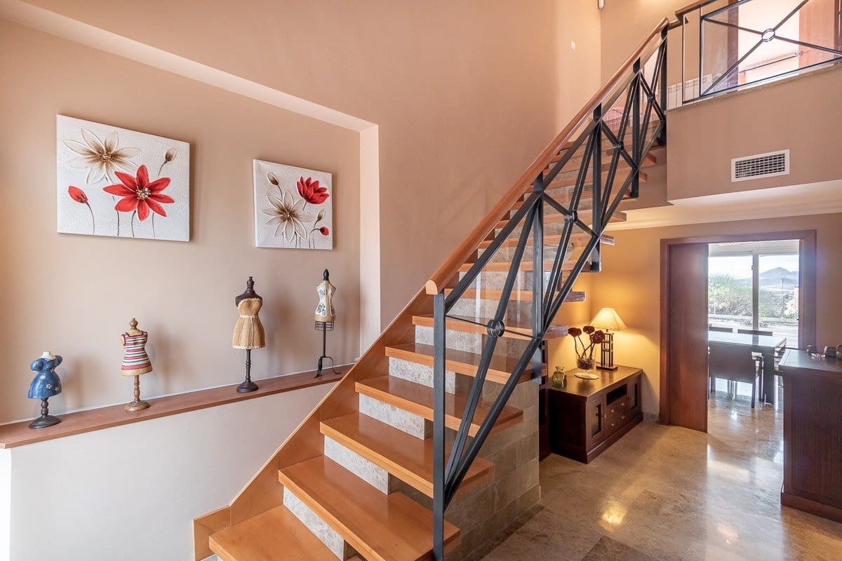 4 soveværelse Villa til leje i Otura med garage - € 1.400 (Ref: 7218889)