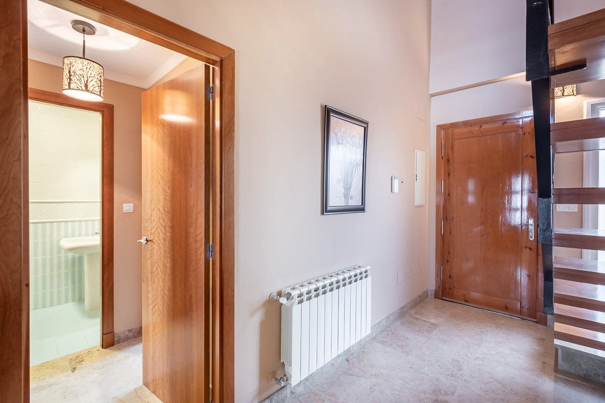 4 soveværelse Villa til leje i Otura med garage - € 1.400 (Ref: 7218889)