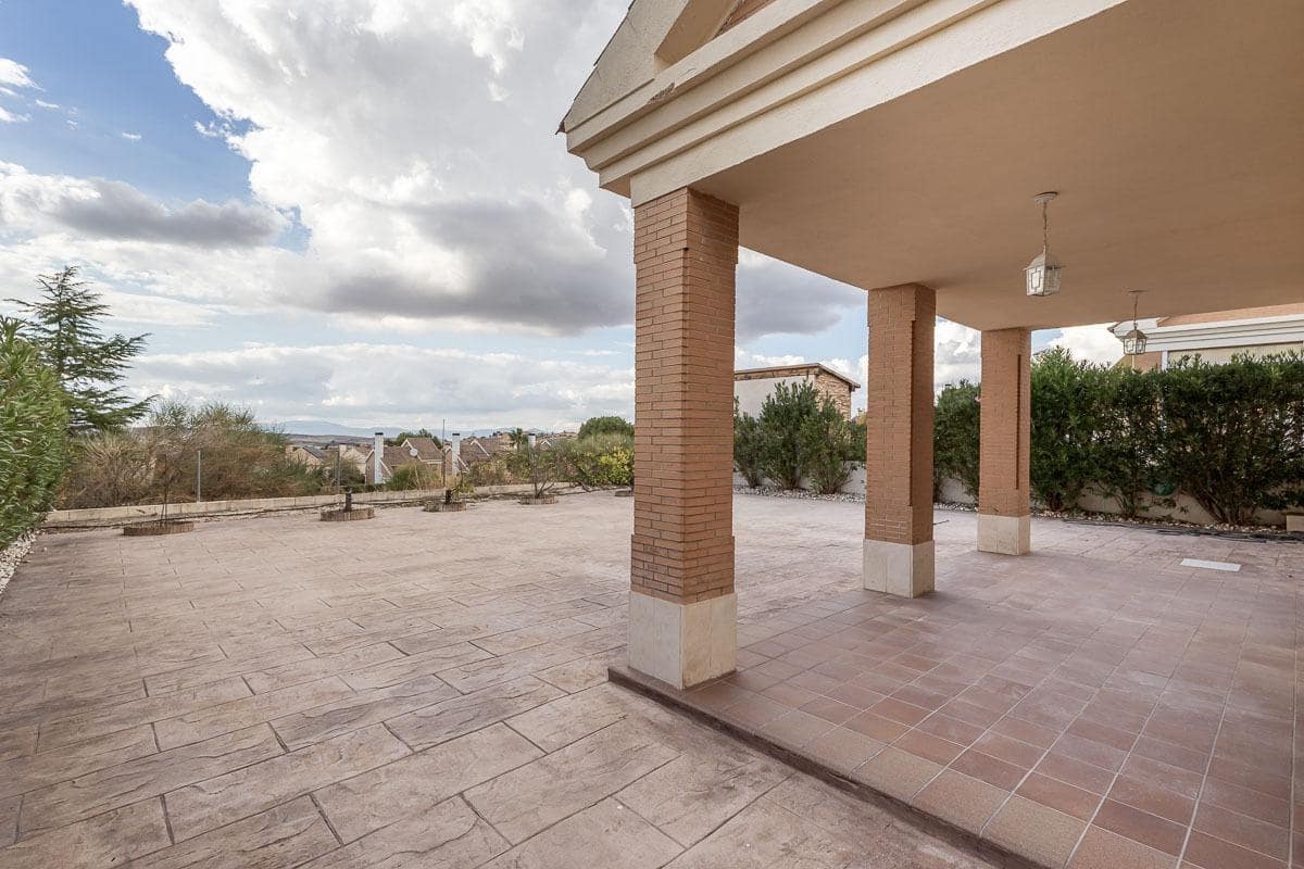 4 soveværelse Villa til leje i Otura med garage - € 1.400 (Ref: 7218889)