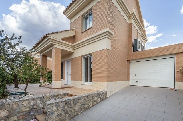 4 camera da letto Villa da affittare in Otura con garage - 1.400 € (Rif: 7218889)