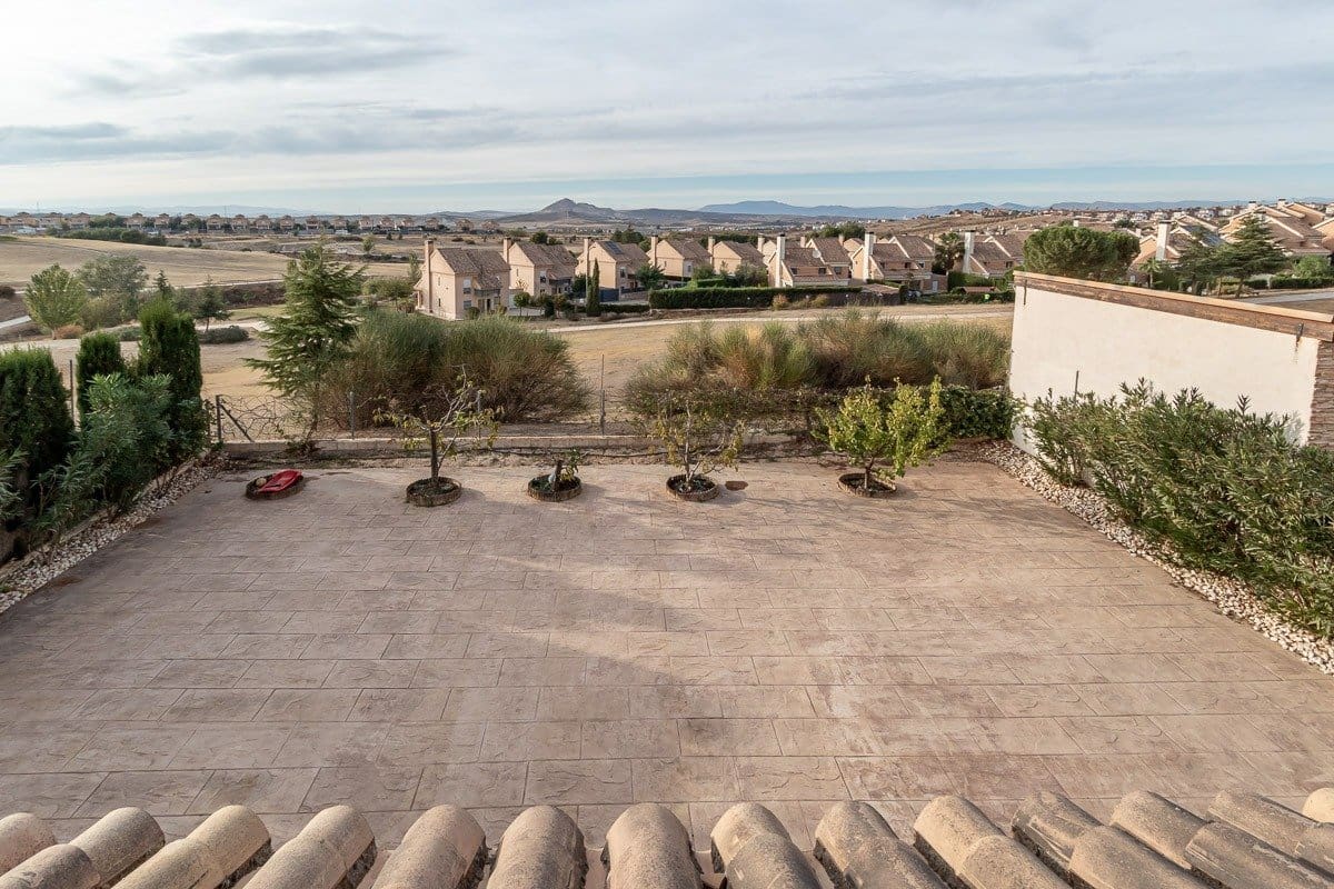 4 soveværelse Villa til leje i Otura med garage - € 1.400 (Ref: 7218889)