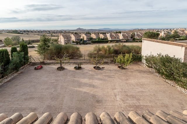 4 camera da letto Villa da affittare in Otura con garage - 1.400 € (Rif: 7218889)