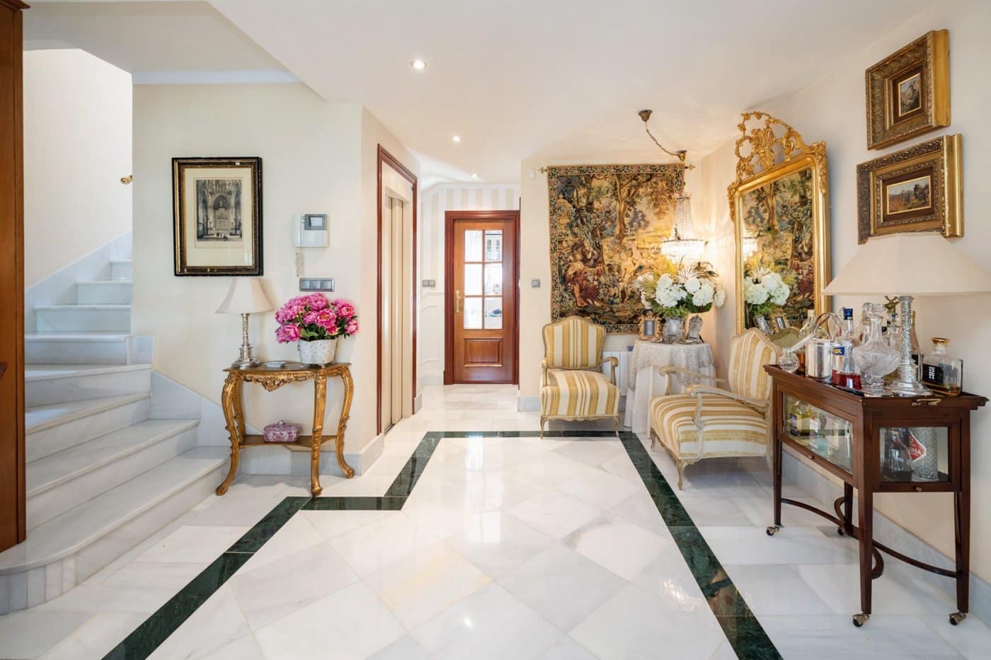 4 soveværelse Byhus til salg i Granada by med garage - € 1.180.000 (Ref: 7257692)