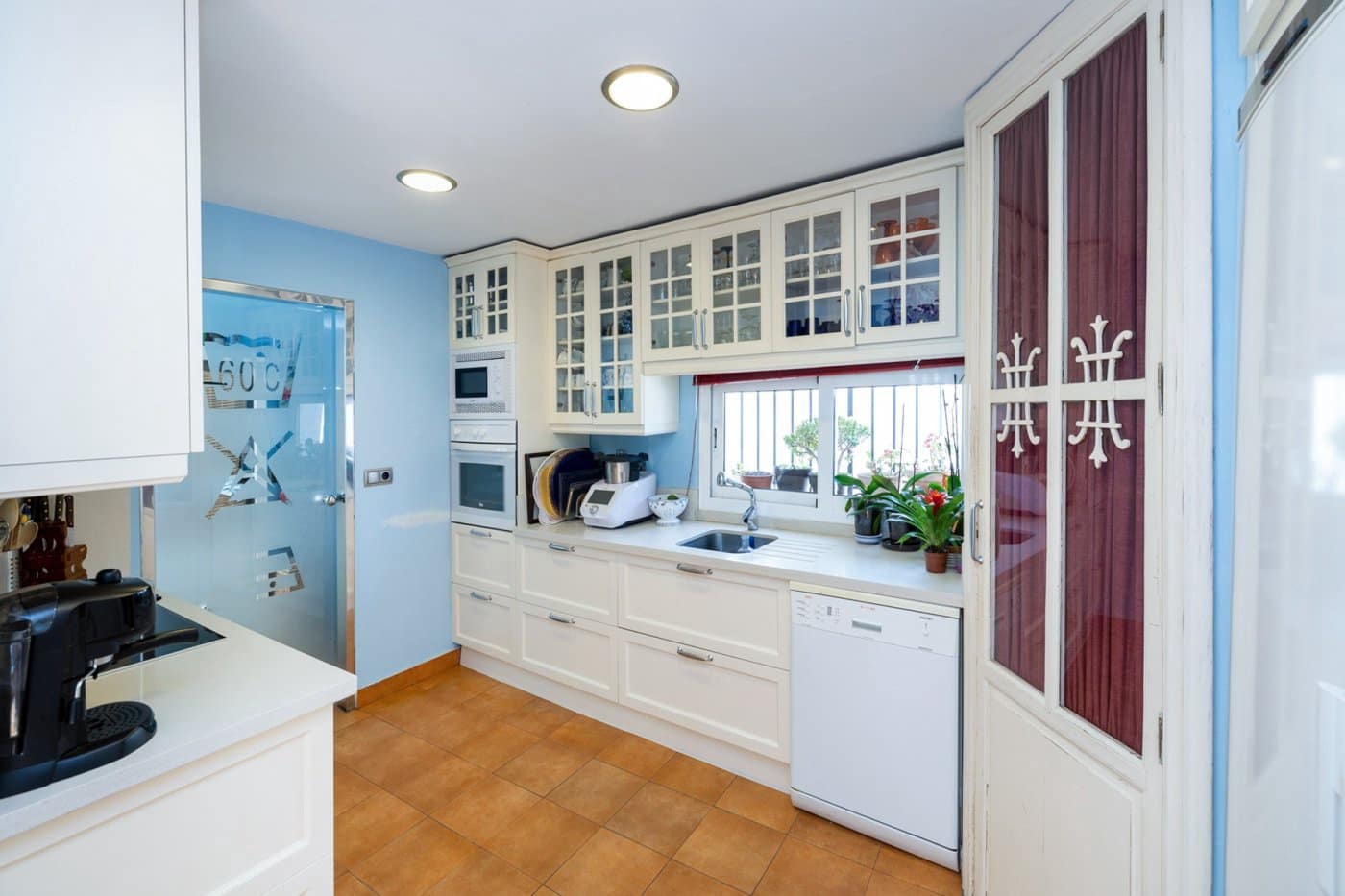 4 soveværelse Byhus til salg i Granada by med garage - € 1.180.000 (Ref: 7257692)