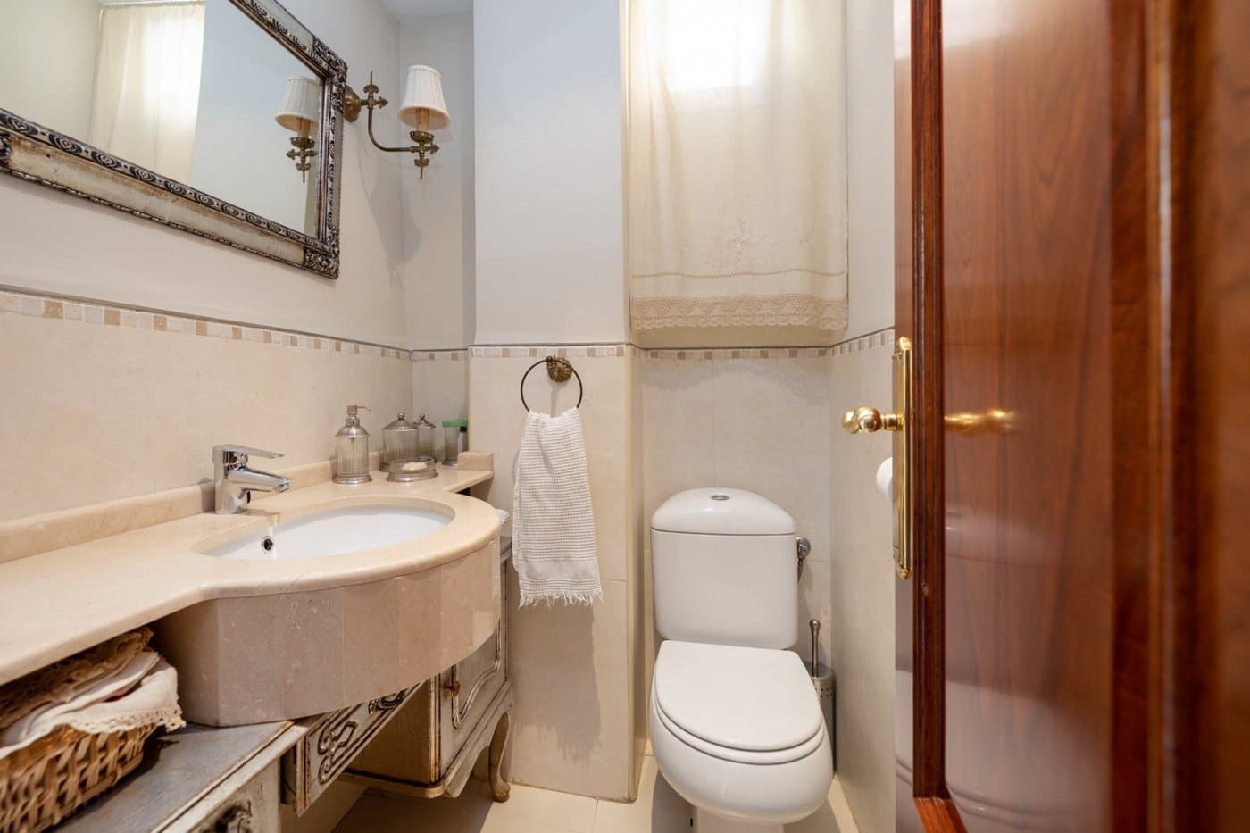 4 soveværelse Byhus til salg i Granada by med garage - € 1.180.000 (Ref: 7257692)