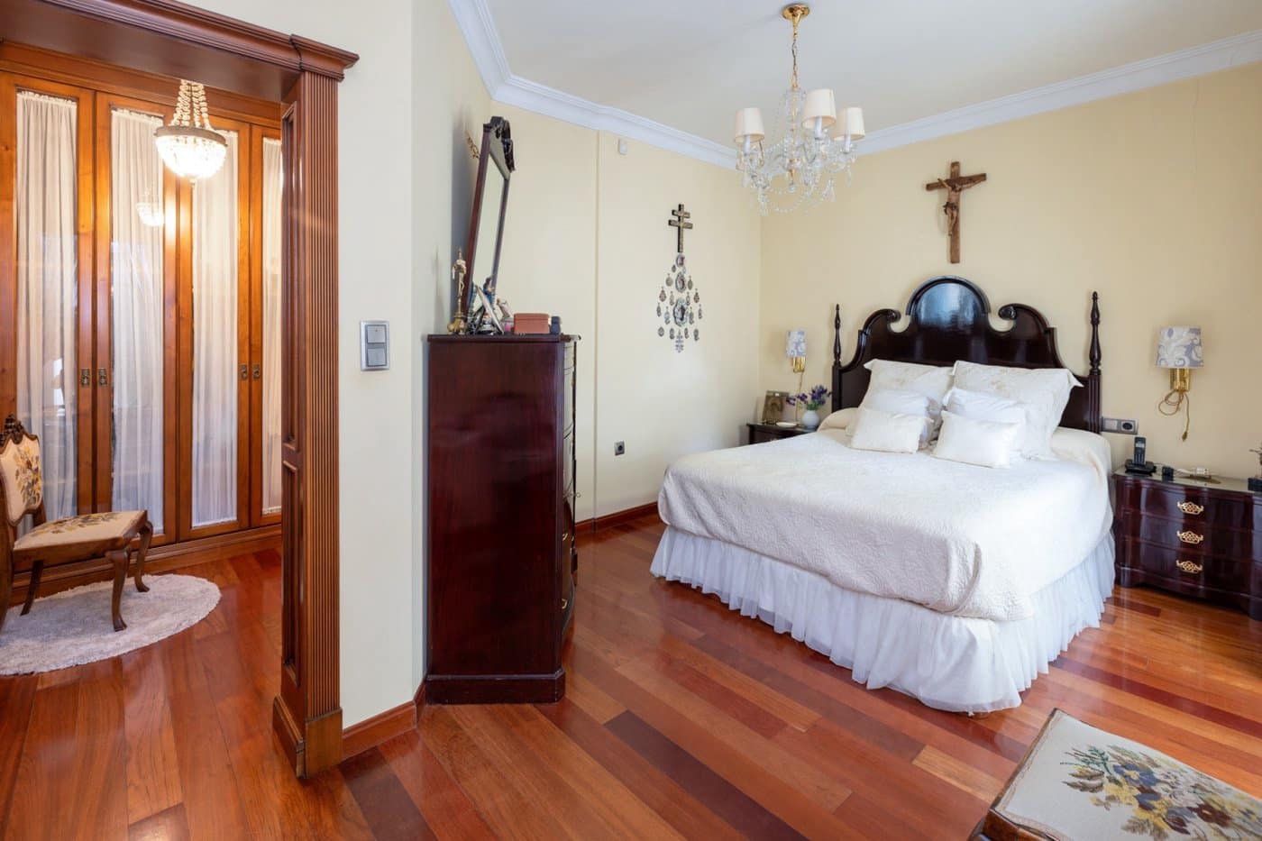 4 soveværelse Byhus til salg i Granada by med garage - € 1.180.000 (Ref: 7257692)