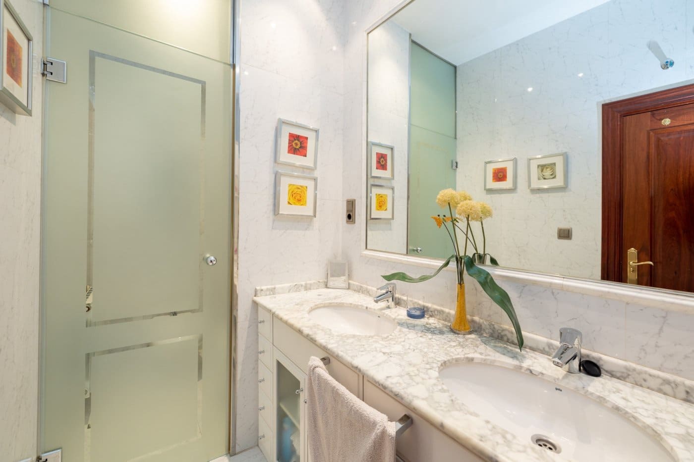 4 soveværelse Byhus til salg i Granada by med garage - € 1.180.000 (Ref: 7257692)