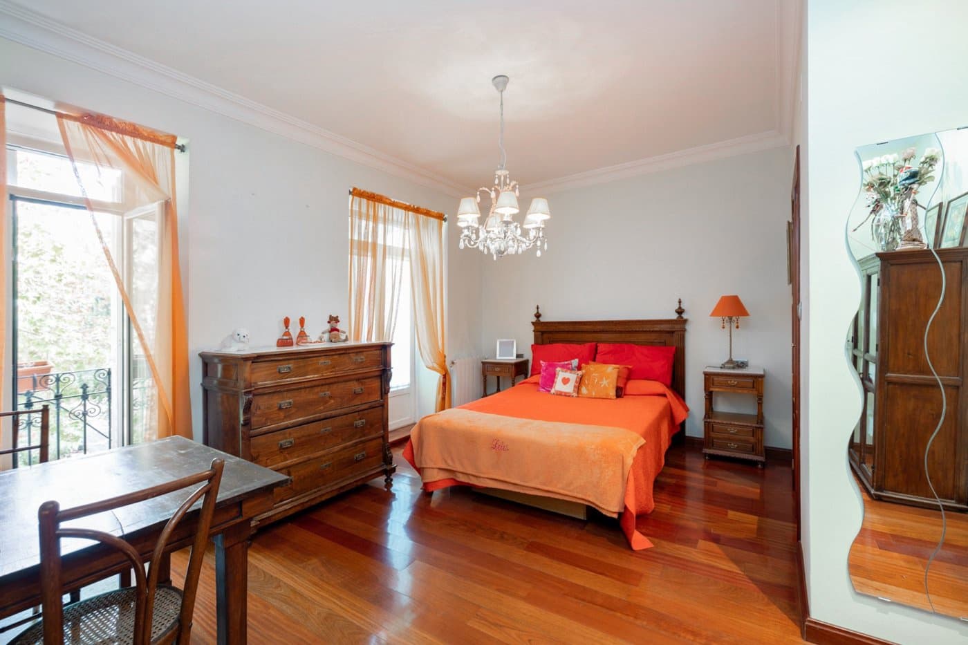 4 soveværelse Byhus til salg i Granada by med garage - € 1.180.000 (Ref: 7257692)