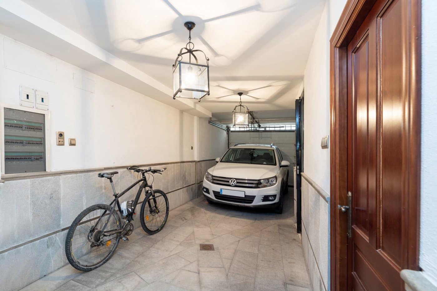 4 soveværelse Byhus til salg i Granada by med garage - € 1.180.000 (Ref: 7257692)