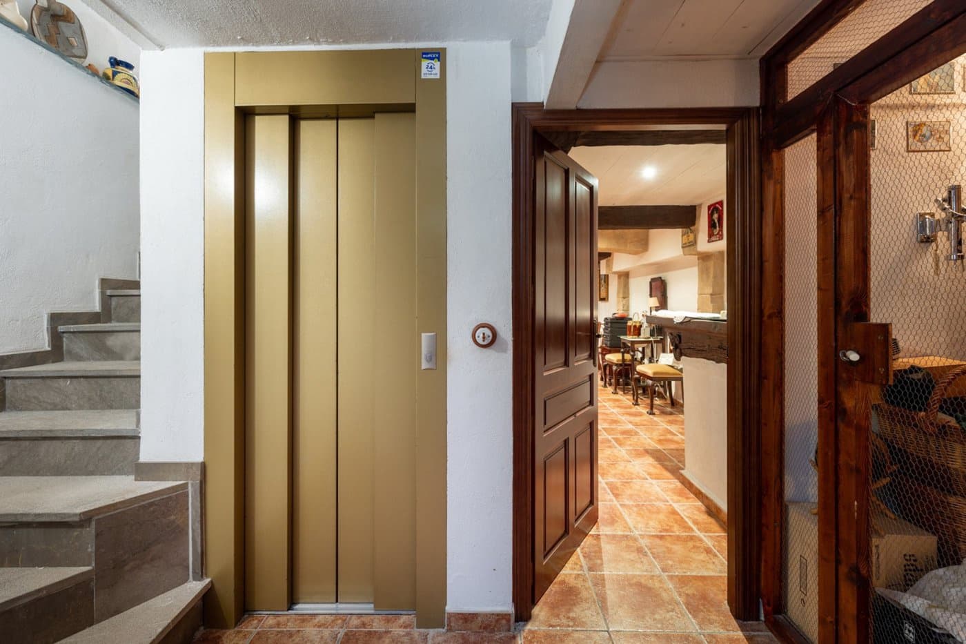 4 soveværelse Byhus til salg i Granada by med garage - € 1.180.000 (Ref: 7257692)