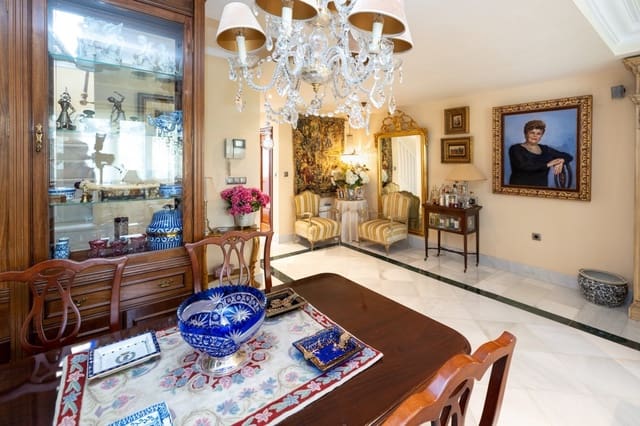 4 soveværelse Byhus til salg i Centro, Granada by med garage - € 1.180.000 (Ref: 7257692)