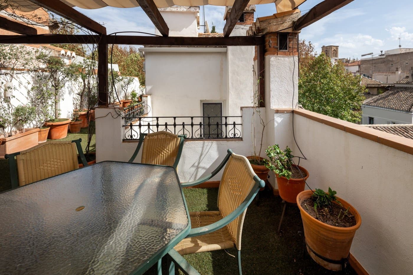 4 soveværelse Byhus til salg i Granada by med garage - € 1.180.000 (Ref: 7257692)