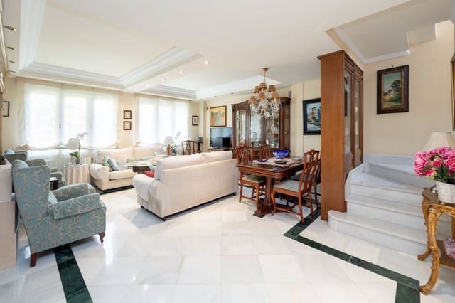 4 soveværelse Byhus til salg i Centro, Granada by med garage - € 1.180.000 (Ref: 7257692)