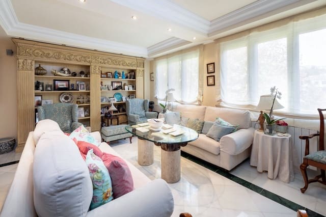 4 soveværelse Byhus til salg i Centro, Granada by med garage - € 1.180.000 (Ref: 7257692)