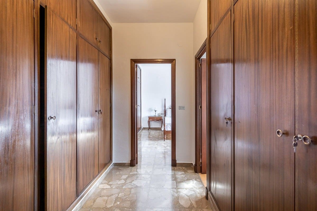 5 soverom Villa til salgs i Granada by med svømmebasseng garasje - € 1 490 000 (Ref: 7310429)