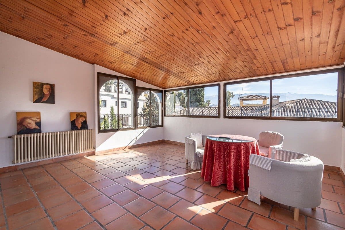 5 soverom Villa til salgs i Granada by med svømmebasseng garasje - € 1 490 000 (Ref: 7310429)