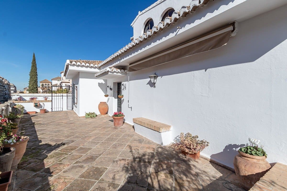 5 soverom Villa til salgs i Granada by med svømmebasseng garasje - € 1 490 000 (Ref: 7310429)