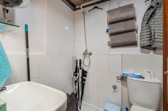 Commercieel te koop in Granada stad - € 79.000 (Ref: 7325681)