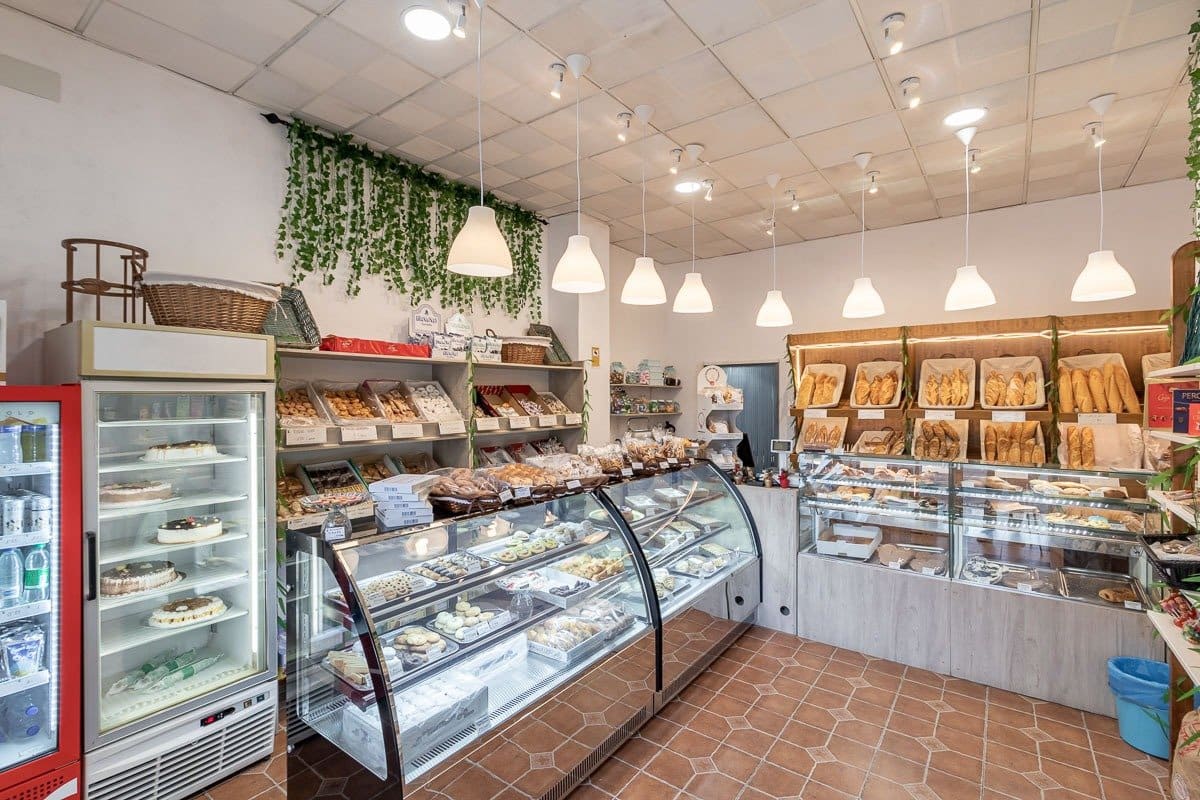 Commercial for sale in Granada city - € 79,000 (Ref: 7325681)