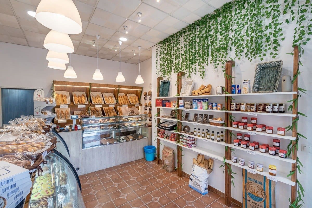 Commercial for sale in Granada city - € 79,000 (Ref: 7325681)