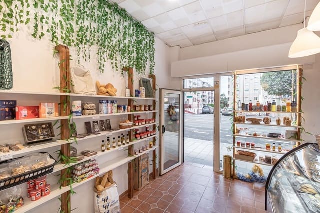 Commercieel te koop in Granada stad - € 79.000 (Ref: 7325681)