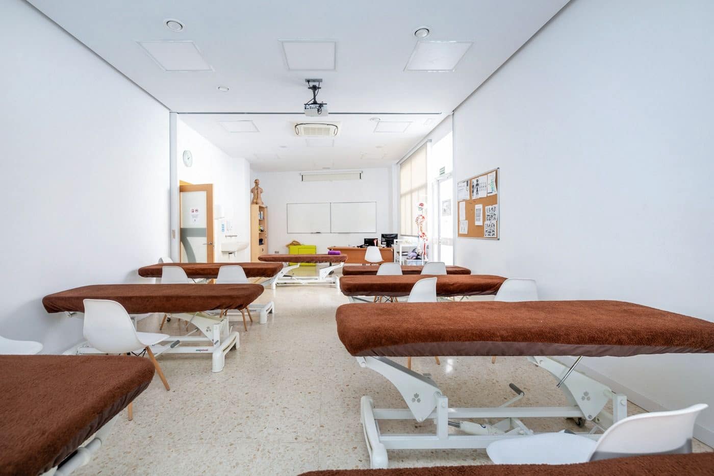 Commercial for sale in Granada city with garage - € 600,000 (Ref: 7367137)