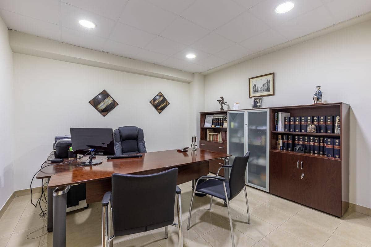 Kontor til leje i Granada by - € 700 (Ref: 7425086)