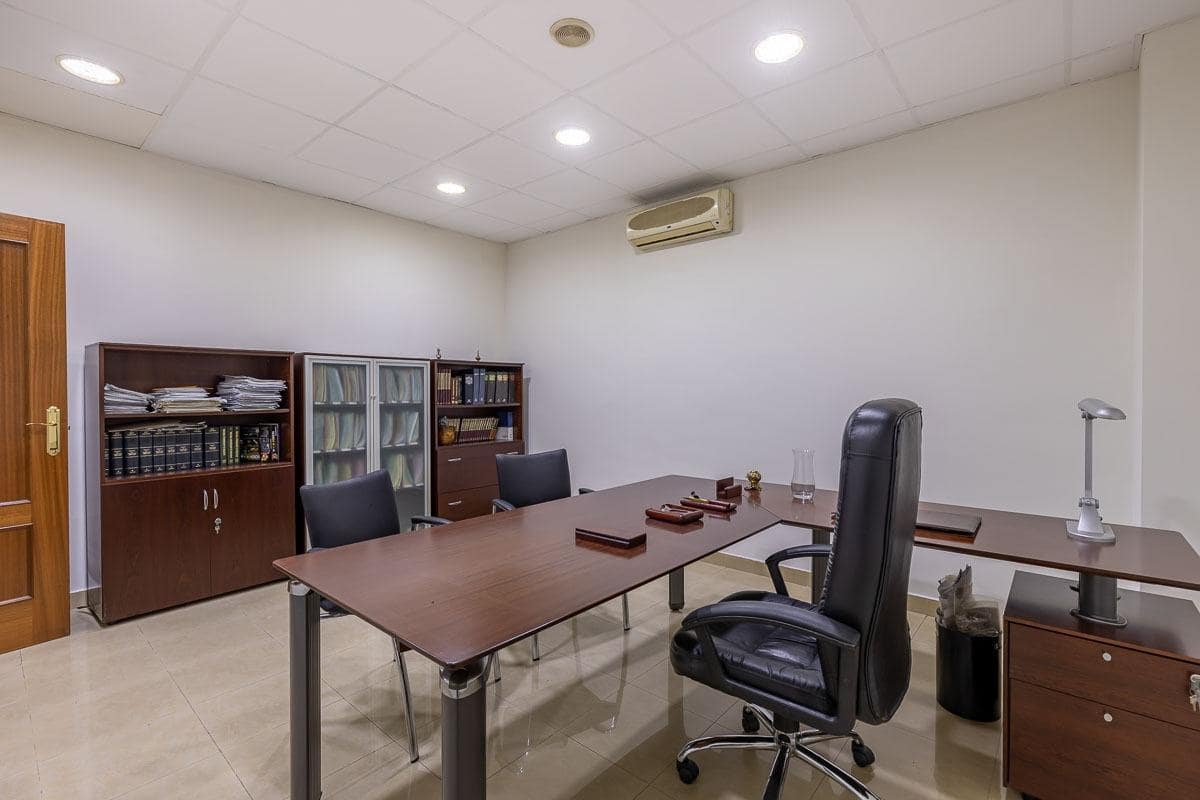 Kontor til leje i Granada by - € 700 (Ref: 7425086)