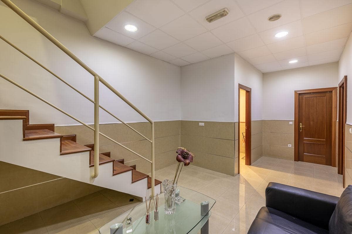 Kontor til leje i Granada by - € 700 (Ref: 7425086)