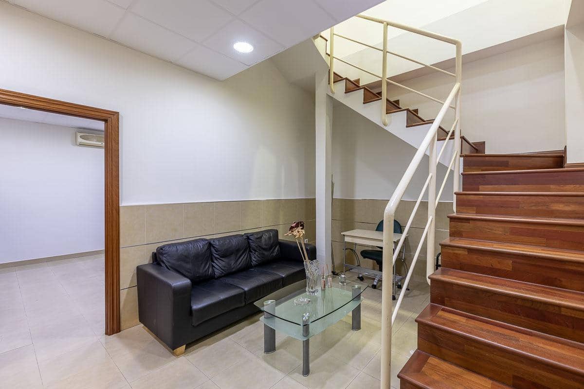 Kontor til leje i Granada by - € 700 (Ref: 7425086)